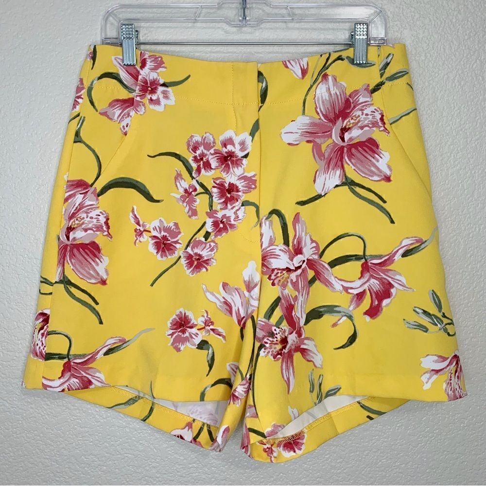 New York & Company 7th Avenue Yellow Floral Shorts